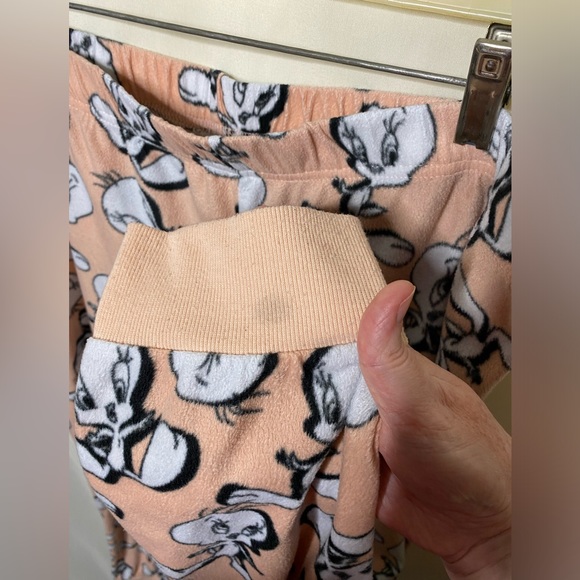 Looney Tunes/ Tweety Bird Lounge Set - Picture 8 of 8